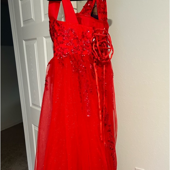 SIZE SMALL SPECIAL OCCASION DRESS - Picture 4 of 4